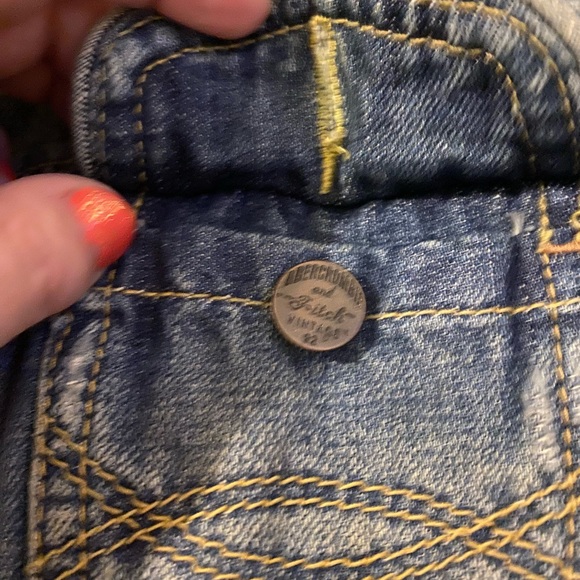 Abercrombie & FItch fitted distressed denim jacket - Picture 9 of 10